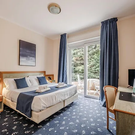 Hotiday Collection - 3* Stresa