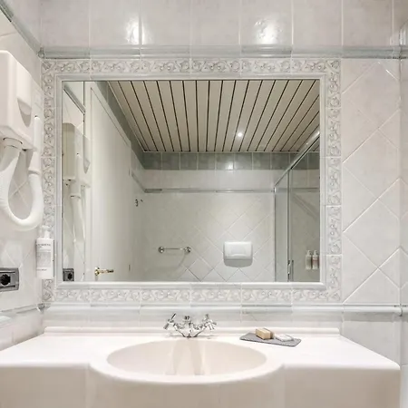 Hotiday Collection - Hotell Stresa