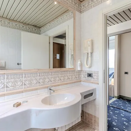 Hotiday Collection - 3* Stresa