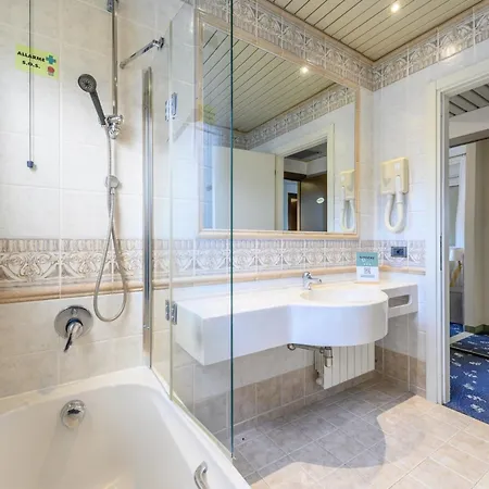 Hotiday Collection - 3*