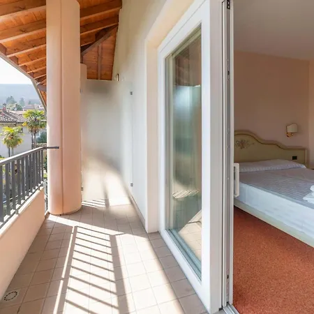 酒店 Hotiday Collection -