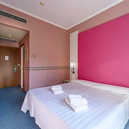 Hotiday Collection - 3* Stresa