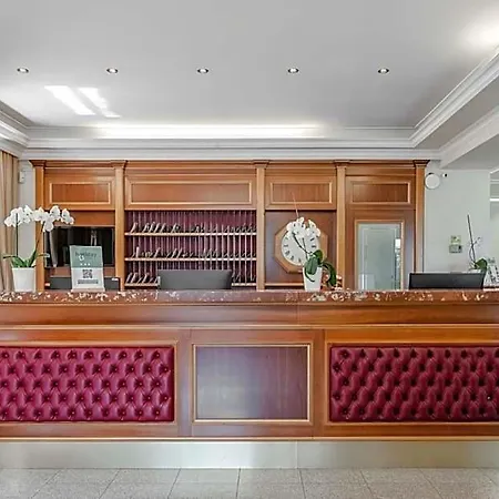 Hotiday Collection - 3* Stresa