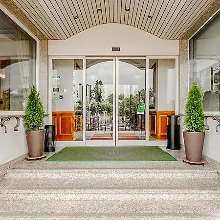 Hotel Hotiday Collection -