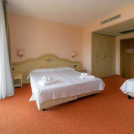 Hotiday Collection - Hotel 3*
