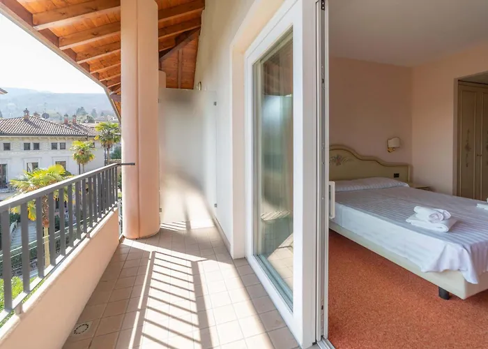 Hotel Hotiday Collection -